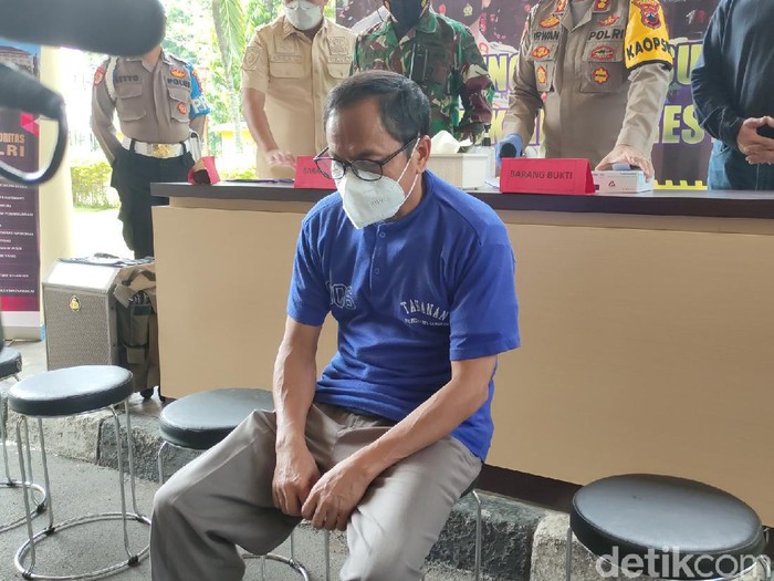 Seorang penumpang membawa surat tes Corona palsu di Bandara Semarang ditangkap, Rabu (19/5/2021).