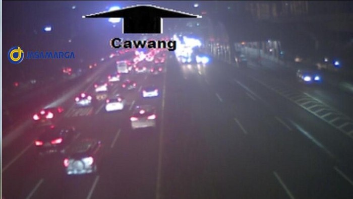 Pantauan CCTV situasi lalin di Tol Dalam Kota Cawang arah Halim, Rabu (19/5) pukul 19.33 WIB