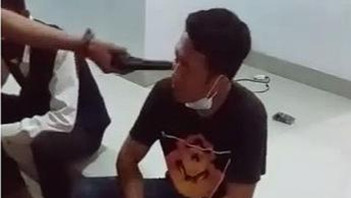Sopir Travel di Cianjur Ditodong Pistol