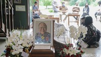 Diketahui, mantan Juru Bicara Presiden RI ke-4 Gus Dur, Wimar Witoelar, meninggal dunia pagi ini. Wimar meninggal dunia setelah menjalani perawatan di ICU, RS Pondok Indah, Jakarta Selatan.  