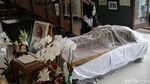 Suasana Pilu Selimuti Rumah Duka Wimar Witoelar