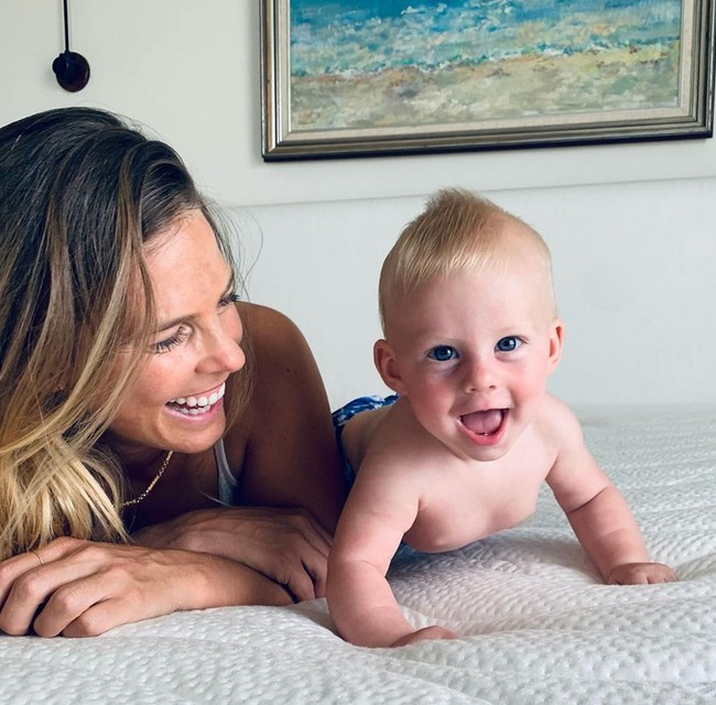 Atlet seluncur salju Torah Bright membagikan foto yang jadi viral saat Hari Ibu awal bulan ini. Sebagai ibu, Torah dikenal dengan kenyentrikannya.  Foto: dok. Instagram/@torahbright