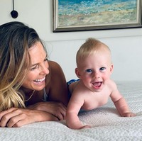 Atlet seluncur salju Torah Bright membagikan foto yang jadi viral saat Hari Ibu awal bulan ini. Sebagai ibu, Torah dikenal dengan kenyentrikannya.  Foto: dok. Instagram/@torahbright