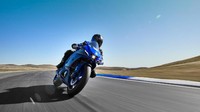 Ada dua pilihan warna untuk R7 yakni Icon Blue dengan panel kontras biru matte tua serta warna Yamaha Black  yang memadukan finishing hitam gloss dengan grafis minimal. Yamaha YZF-R7 diperkirakan bakal dijual di dealer Yamaha Eropa pada Oktober 2021. Saat ini, harga Yamaha R7 belum diumumkan. Foto: Dok. Yamaha