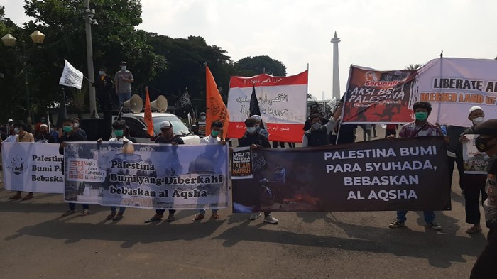 Aksi massa ormas islam mendukung Palestina atas serangan Israel, Kamis (20/5/2021).
