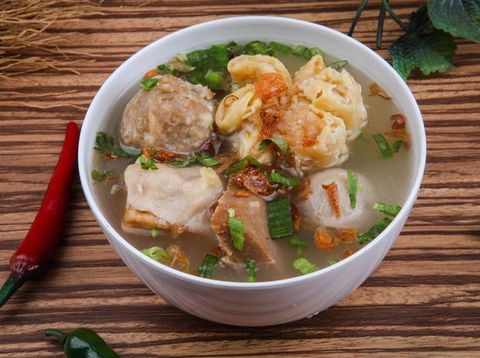 Waduh! Pelanggan Temukan Jimat Pelaris di Warung Bakso Ini
