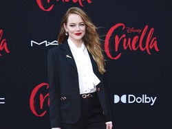 Foto: Emma Stone Tebar Pesona di Red Carpet, Perdana Setelah Melahirkan