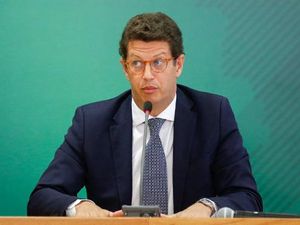 Menteri Lingkungan Brasil Undur Diri di Tengah Penyelidikan Kasusnya