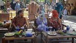 Keseruan Desy Ratnasari Saat Cicipi Jajanan hingga Makan Bersama Keluarga