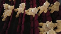 Kumpulan boneka Teddy Bear itu disipakan untuk mengedukasi anak-anak tentang aturan jaga jarak.  
