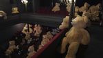 Gemes Banget! Nonton Bioskop di Paris Bareng Teddy Bear