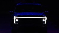 Sejatinya Lighting bukan nama yang baru bagi Ford. Nama ini sudah pernah dipakai pada SVT F-150 Lightning pada 1990-an. Kemudian pada April lalu, Ford menggunakan nama Lightning untuk F-150 bertenaga listrik. AP Photo/Carlos Osorio.