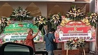 Lalu tepat hari ini Kamis (20/5/2021), Ustaz Abdul Somad (UAS) dan Fatimah Az Zahra melaksanakan resepsi pernikahan di Gedung Universitas Darussalam (Unida) Gontor, namun acara ini digelar tertutup. Kabar tersebut dibenarkan Humas Ponpes Modern Darussalam Gontor, Ustadz Taufik Affandi. Charolin Pebrianti/detikcom  