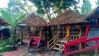 Kampoeng Kuning adalah restoran yang bernuansa pedesaan ala Jepang. Traveler bisa menyantap makanan khas Indonesia hingga berfoto-foto dengan latar instagramable. (Kampoeng Kuning/instagram)
