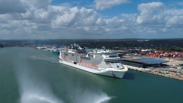 Kapal pesiar MSC Virtuosa Kapal pesiar MSC Virtuosa