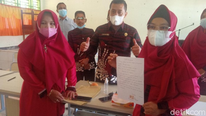 Kepala Sekolah SMAN 1 kabupaten Bengkulu Tengah, Eka Saputra menjelaskan soal siswi yang viral menghina Palestina.