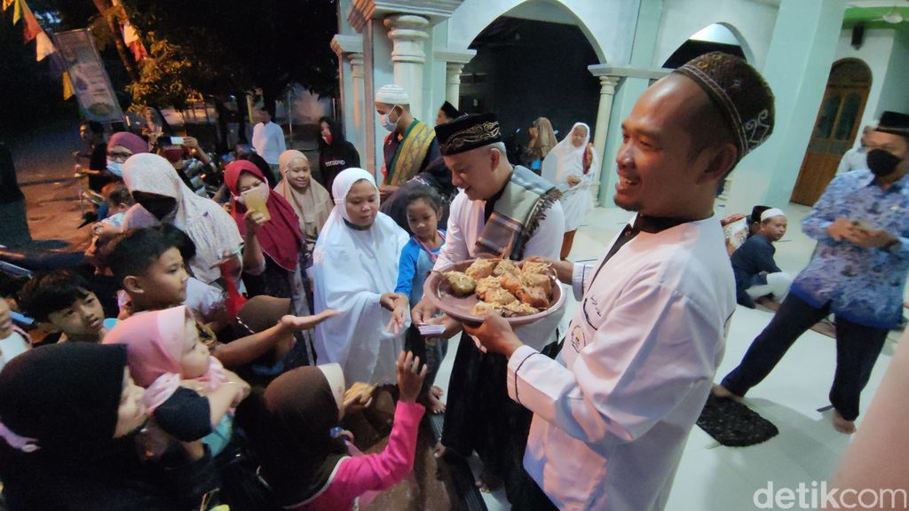 Ketupat Jembut, Tradisi Syawalan yang Digemari Anak-anak di Semarang