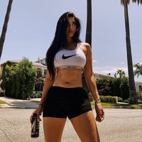 Di 2016, Kim Lee juga pernah berkolaborasi dengan influencer Singapore dan tampil dalam mini drama di YouTube-nya sebagai crazy girlfriend yang telah ditonton jutaan kali. Foto: Instagram @kimlee