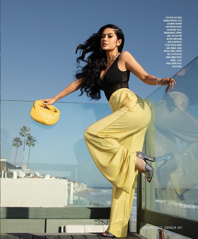 Meski dianggap sebagai hobi, Kim Lee cukup populer sebagai model hingga di 2011 FHM Singapore menobatkannya sebagai wanita terseksi di dunia. Dari situ, ia mendapatkan lebih banyak tawaran untuk tampil di televisi dan film. Foto: Instagram @kimlee