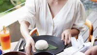  Sejak dulu memang gemar kulineran, intip menu makan siang Ririn dengan hidangan khas Indonesia di Bali. Foto: Instagram @ririnekawati