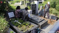 Semasa hidup, Schoemaker berjasa dalam membuat master plan Kota Bandung kuno dan diangkat menjadi profesor di Technische Hogeschool Bandoeng (sekarang ITB).