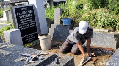 Makam Mualaf Perancang Bandung Tempo Dulu Direnovasi