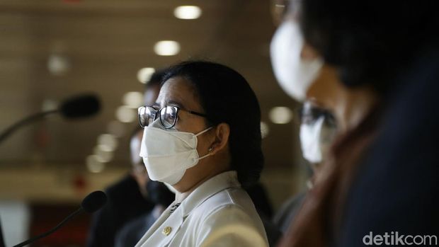 Ketua DPR RI Puan Maharani didampingi anggota dewan dan Menteri Keuangan Sri Mulyani Indrawati, menyampaikan kerangka kebijakan ekonomi makro dan pokok-pokok kebijakan fiskal (KEM PPKF) tahun 2022, di Kompleks Parlemen Senayan, Jakarta, Kamis (20/05/2021).