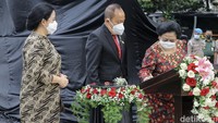 Megawati mewakili keluarga besarnya menyampaikan terima kasih atas dibuatnya Monumen Bung Karno. Dia berharap Monumen Bung Karno dapat menjadi pengingat pengabdian Bung Karno sebagai Presiden RI pertama serta pengabdiannya untuk diteruskan.