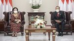 Momen Megawati Resmikan Patung Bung Karno di Lemhanas
