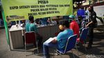 Pemudik Jalani Tes Antigen di Polsek Bekasi Selatan
