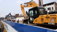 Flyover ini diharapkan bisa menjadi solusi mengatasi macet di kawasan tersebut.