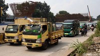 Saat ini arus lalu lintas di sekitar proyek flyover tampak padat.