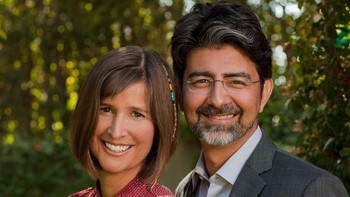 Pierre Omidyar mendirikan raksasa marketplace eBay pada tahun 1995 dan kekayaannya saat ini diperkirakan sebesar USD 25,9 miliar. Pria keturunan Iran ini menikahi Pamela Omidyar, sesama alumni Tufts University. Foto: eBay