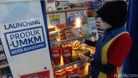 Kini lebih dari 20 produk UMKM mejeng di minimarket Kota Bandung, Jawa Barat. Kini lebih dari 20 produk UMKM mejeng di minimarket Kota Bandung, Jawa Barat.