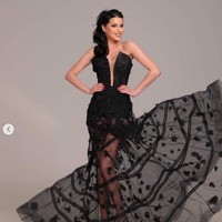 Belum lama ini Radinela Chusheva jadi sorotan setelah berkomentar bahwa Miss Mexico Andrea Meza tidak pantas memenangkan Miss Universe 2020. Selama 10 hari karantina, dia bahkan mengaku tidak mengenalnya dari 73 kontestan yang ada. Foto: Instagram/@radinela.chusheva