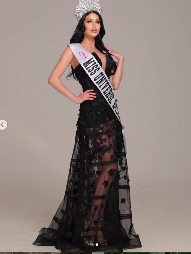 Radinela Chusheva merupakan salah satu finalis dalam ajang Miss Universe 2020. Dia berasal dari kota Sofia, Bulgaria. Foto: Instagram/@radinela.chusheva