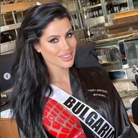 Radinela Chusheva merupakan lulusan University of National and World Economy jurusan jurnalistik. Saat ini dia sedang menyelesaikan studi di bidang pemasaran untuk meraih gelar master. Foto: Instagram/@radinela.chusheva