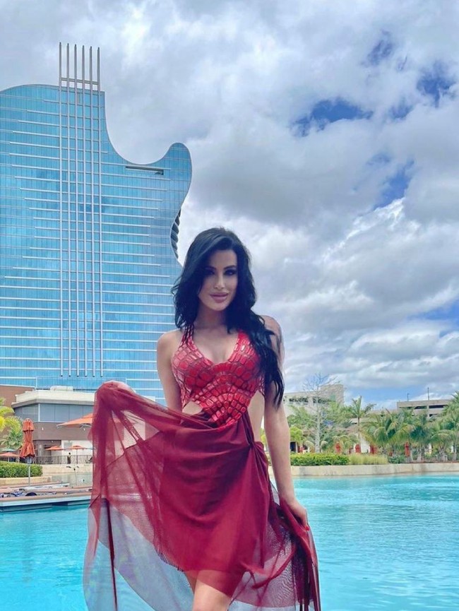 Dalam bidang sosial, Radinela Chusheva punya impian bisa membantu memperbaiki hidup anak-anak yang tidak memiliki rumah. Foto: Instagram/@radinela.chusheva