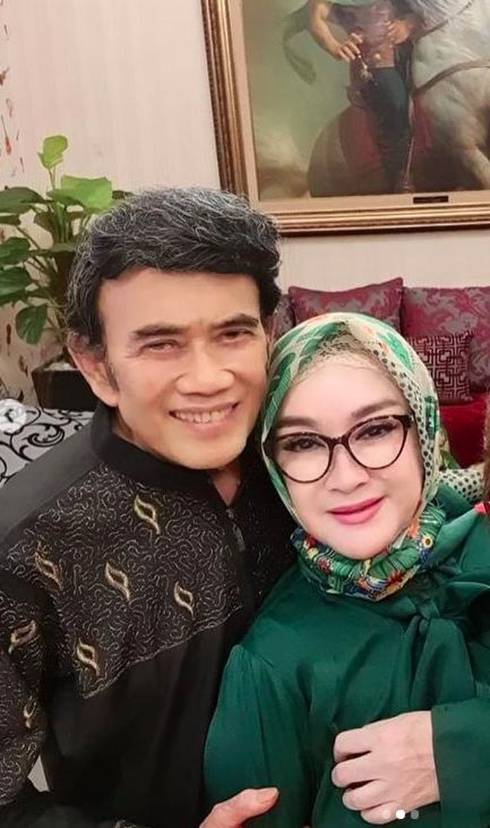 Ricca Rachim Istri Rhoma Irama Yang Awet Muda Di Usia 62