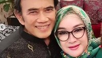 Ricca Rachim tampil berpose bersama Rhoma Irama. Foto: Instagram @riccarhoma