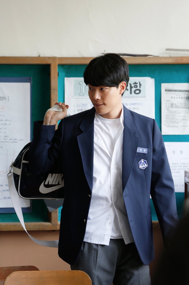 Ryu Jun Yeol telah menginjak kepala tiga saat membintangi drama Korea Reply 1988. Aktor berumur 34 tahun ini memikat penonton dengan penampilannya sebagai anak SMA. Foto: dok. tvN