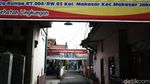 Spanduk Minta Pemudik Diswab Hiasi Kampung Makasar Jakarta