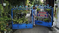 Saat ini permukiman itu tetap menerapkan protokol kesehatan ketat demi untuk mencegah penularan COVID-19.