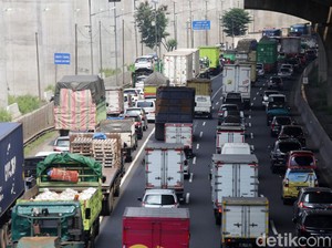 Strategi Polisi Cegah Macet di Tol Jalur Mudik Bekasi: Contraflow-One Way