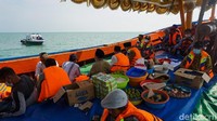 Tradisi ini dilakukan pada hari ke tujuh hari raya Idul Fitri. (Mochamad Saifudin/detikcom)