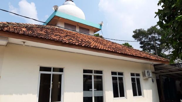 Warga di perumahan Tangerang protes soal toa masjid Warga di perumahan Tangerang protes soal toa masjid