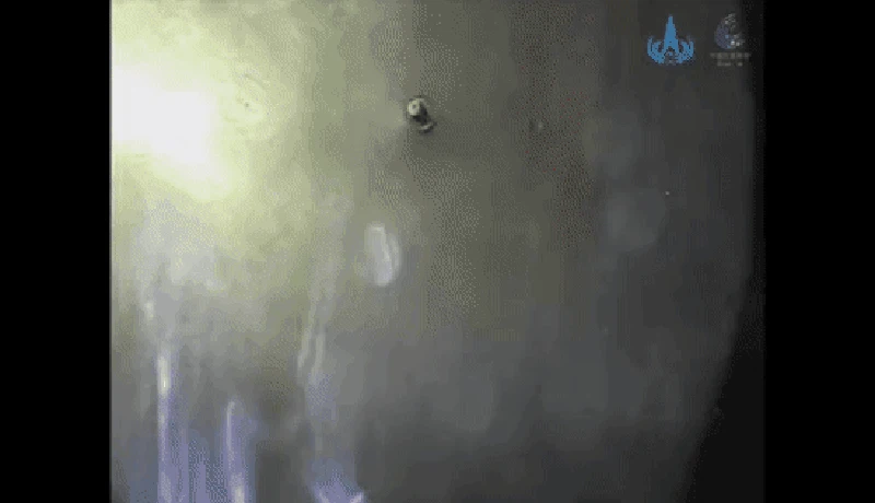 Foto pertama rover Zhurong dari Mars