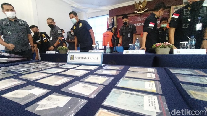 6 WNA asal India diamankan imigrasi Karawang karena pemalsuan dokumen