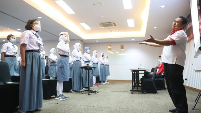 Asdep Kemenpora Hadiri Acara Paskibraka Provinsi DKI Jakarta Asisten Deputi Kepemimpinan dan Kepeloporan Pemuda, Ibnu Hasan, mewakili Menteri Pemuda dan Olahraga Republik Indonesia (MENPORA RI), Zainudin Amali, menghadiri sekaligus menjadi narasumber dalam acara Seleksi dan Latihan Gabungan Paskibraka Provinsi DKI Jakarta di Hotel 88 Mangga Besar, Jakarta Barat, Kamis malam (20/5/2021).