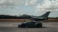 Sementara lawannya ialah pesawat multi-role combat aircraft, Dassault Rafale, yang diketahui juga tengah diincar Menteri Pertahanan Prabowo. Penerbangnya ialah Kapten Etienne. Foto: Bugatti